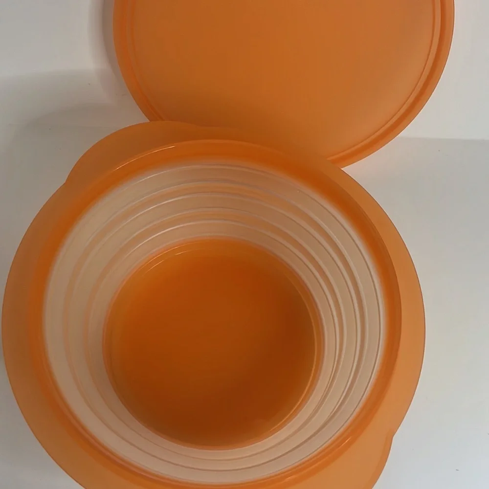 Tupperware Bowl Flat Out Collapsible Food Storage Serving Orange 4 Cup NWT